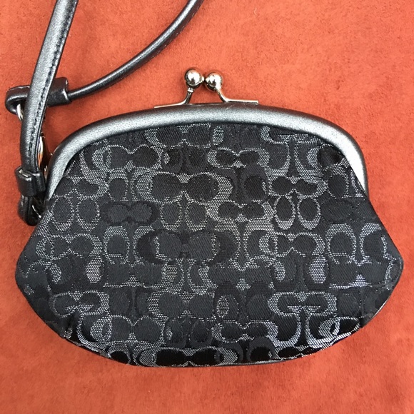 Coach signature coin purse wristlet - Picture 3 of 6